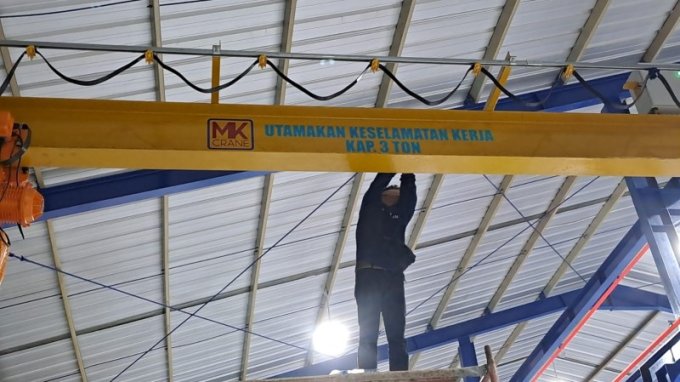 pembuatan-crane-oleh-cv-makmur