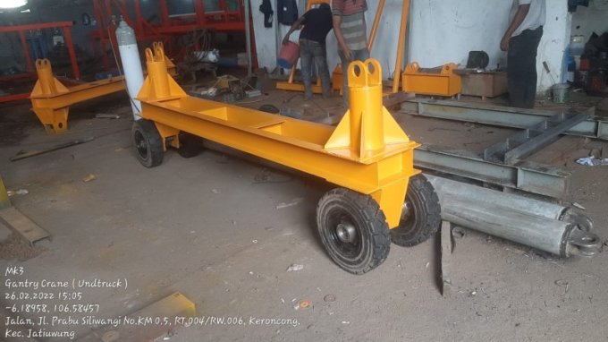 pembuatan-crane-oleh-cv-makmur